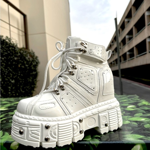 New platform sneaker in white size 8 By Anthony Wang. - Picture 1 of 2